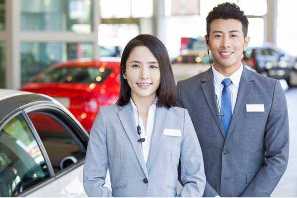 汽車(chē)銷(xiāo)售員的真實(shí)生活,一個(gè)月賣(mài)13輛車(chē)收入僅2000